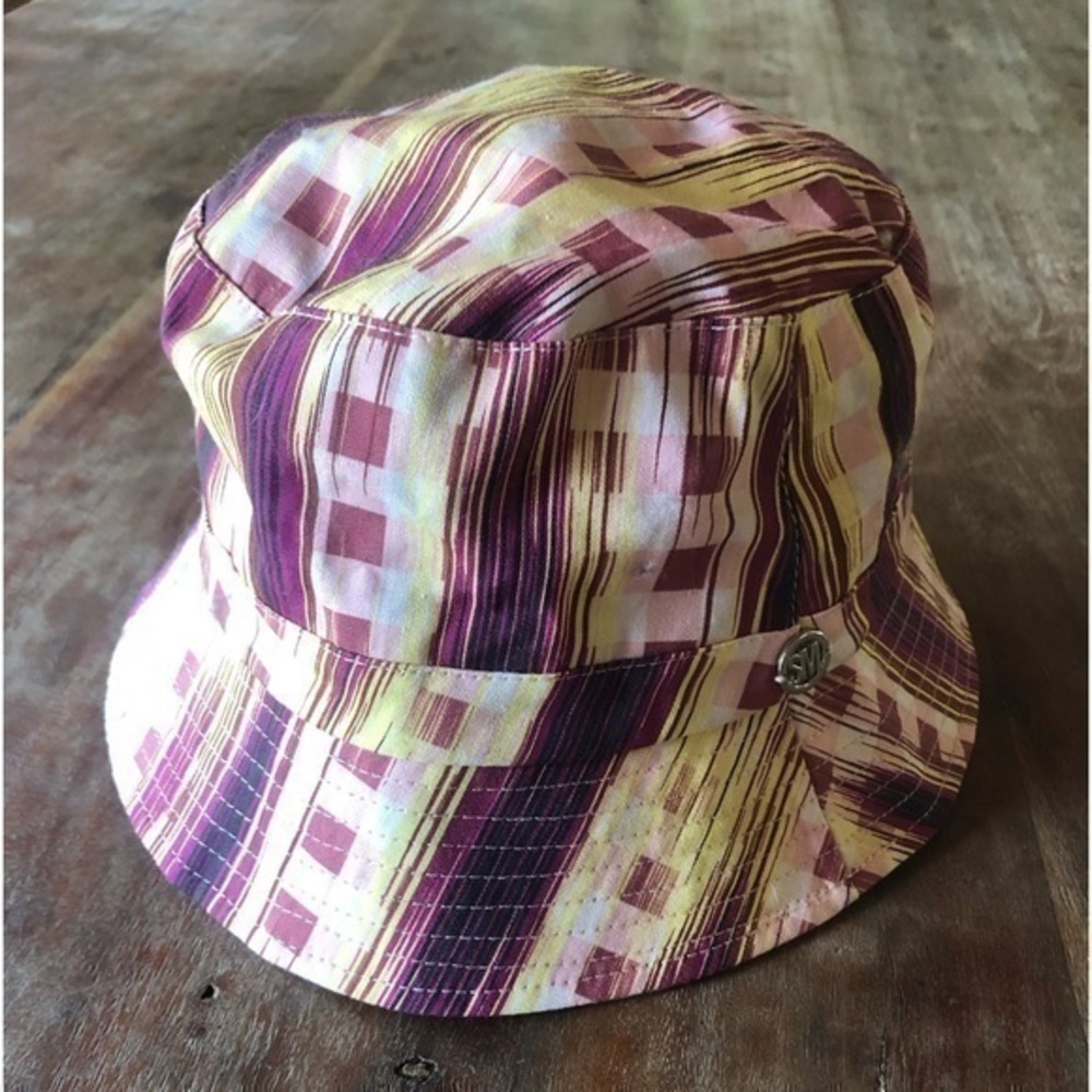 Steve Madden Bucket hat